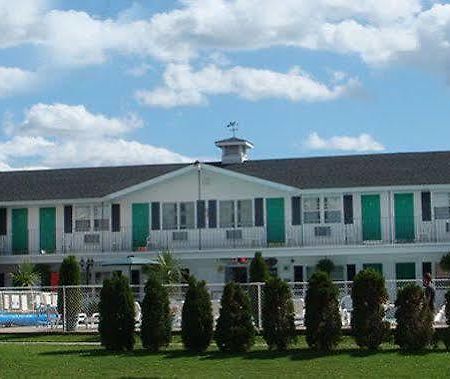 Colonial Motel Уисконсин Делс Екстериор снимка