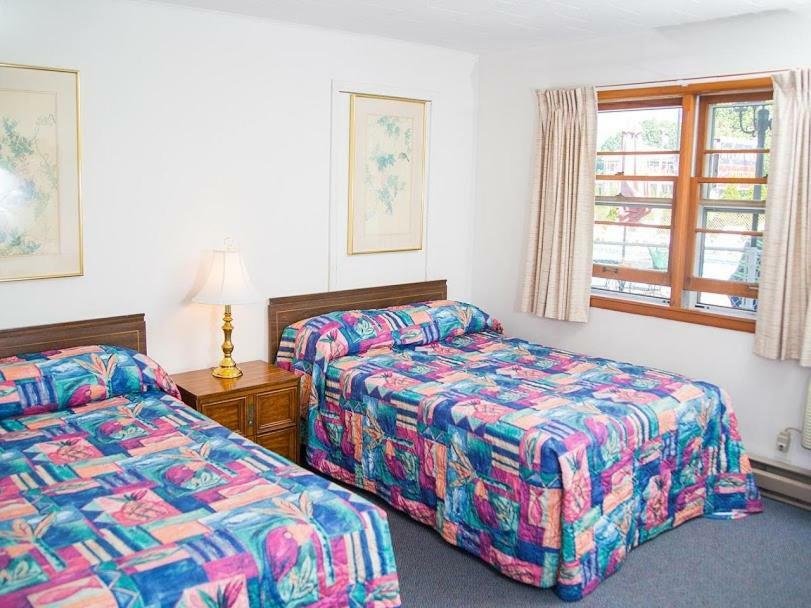 Colonial Motel Уисконсин Делс Екстериор снимка