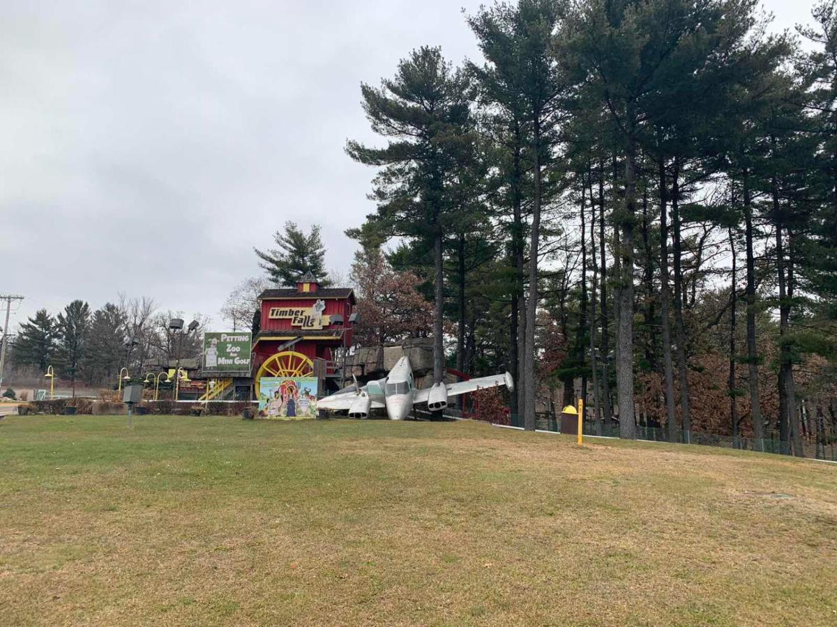 Colonial Motel Уисконсин Делс Екстериор снимка