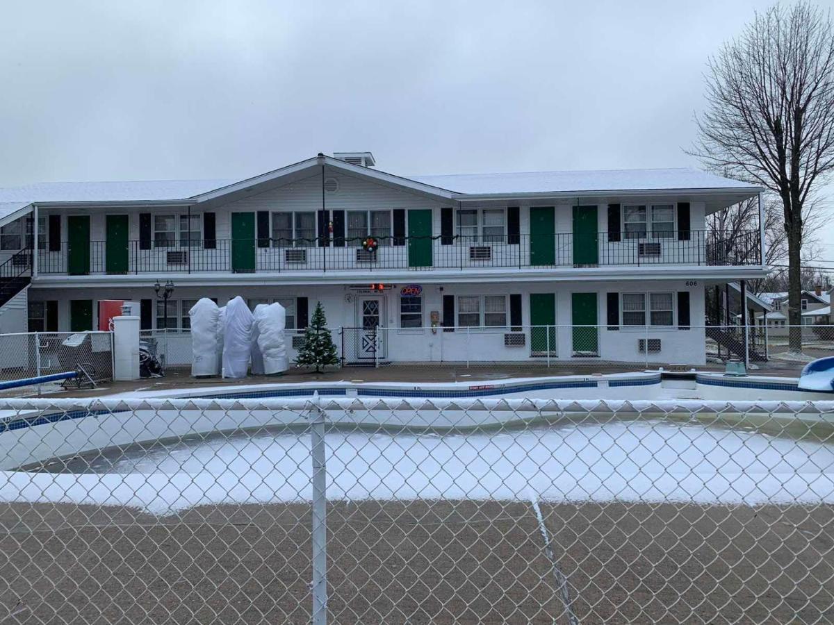 Colonial Motel Уисконсин Делс Екстериор снимка